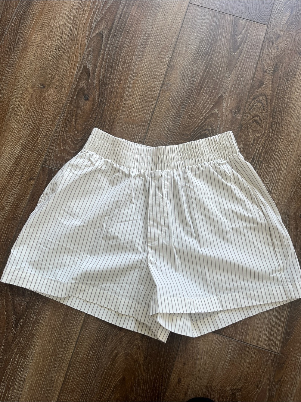 Good American Cream White Pinstripe High-Waist Elastic Shorts